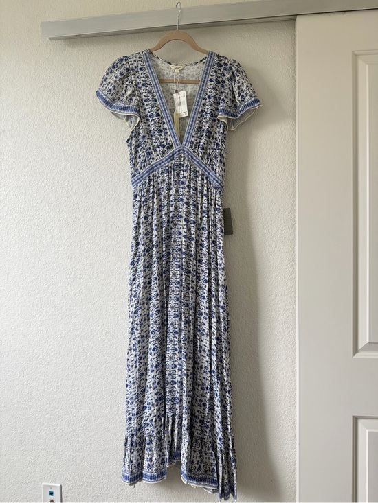 Max Studio Dresses & Skirts - Max Studio Blue and White Floral V‑Neck Maxi Dress